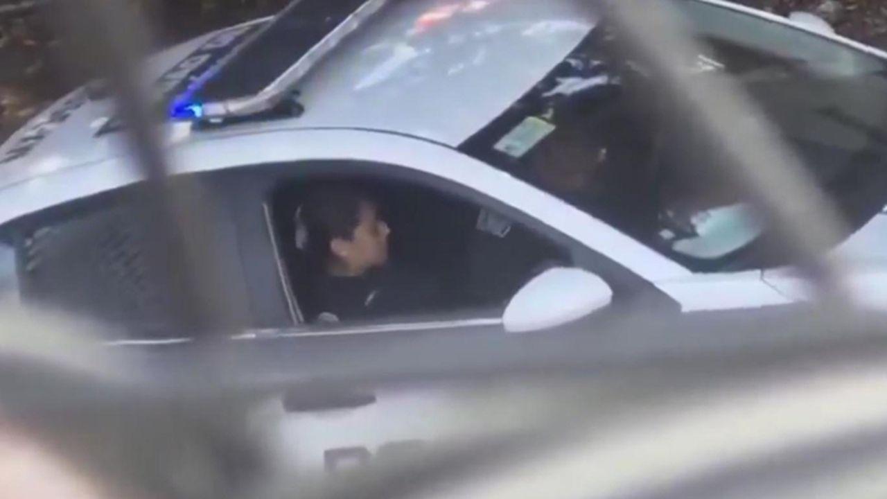 墨西哥城警察巡逻车内抠逼视频全球疯传 光天化日下女警劳拉·塞贡多呻吟高潮连连 这男警手法堪比加藤鹰！封面图