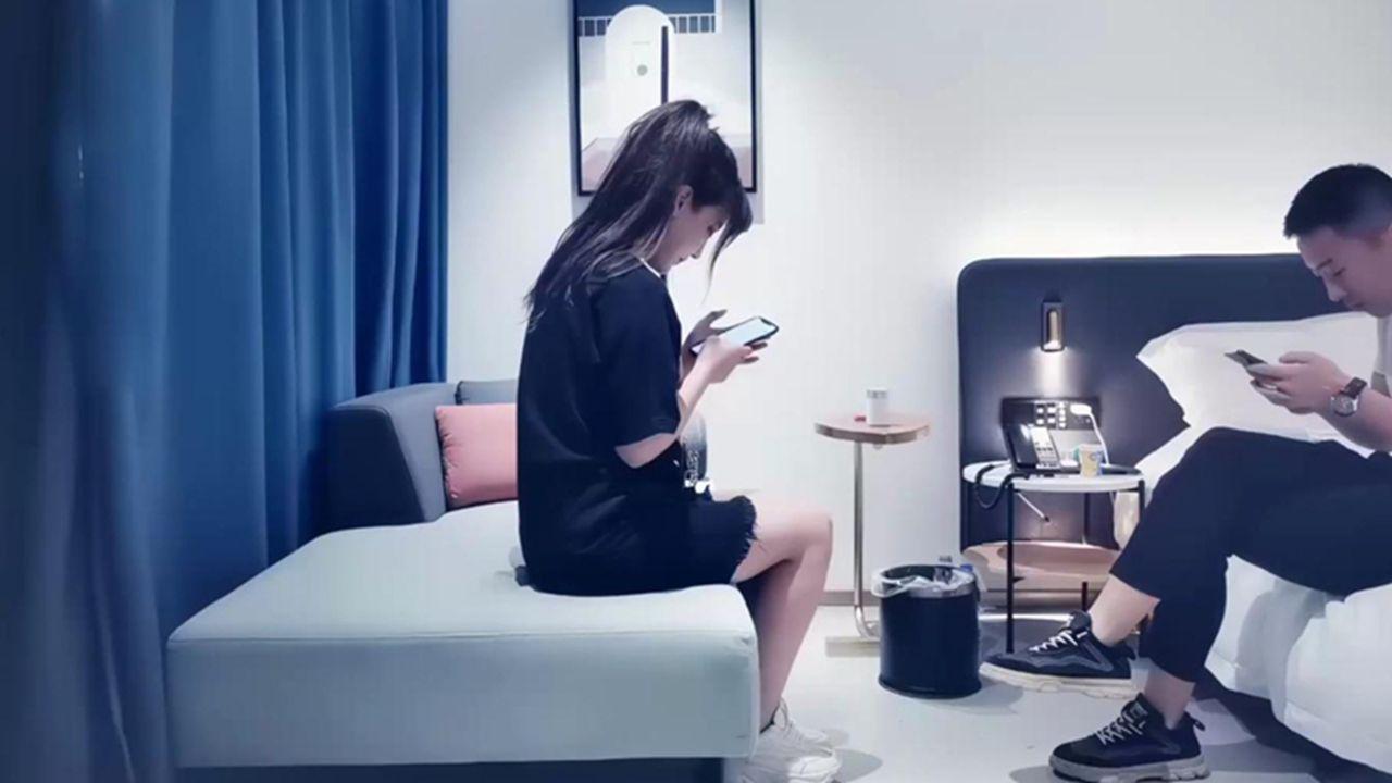 9总探花约操微胖肉感妹子视频流出 大奶灰色丝袜吊带制服撩人 各种姿势猛抽插呻吟不止！封面图