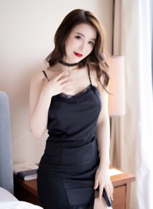 00后大学生榜上60后富婆毕业后喜提保时捷，年纪不重要，重要的是我爱她！