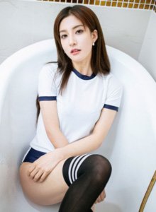 【性瘾女高】 厕所被老师强上 母狗属性被完全开发 深喉骑乘榨精 pao泡糖