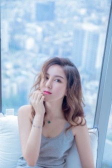 【持久小哥4P】【下篇】两个纹身少妇全程露脸性感纹身一起舔鸡巴主动上位让小哥轮流爆草抽插浪叫呻吟表情好骚真刺激