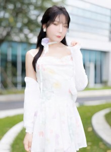 EBOD-915 第一次交到的女朋友脫下衣服..