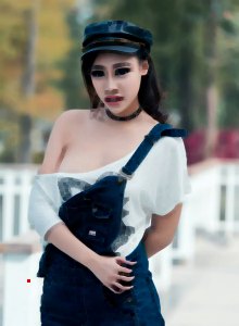 约操良家小少妇，中场休息被摸的有想要，骑脸大屌插嘴，沙发上一顿输出_偷拍...