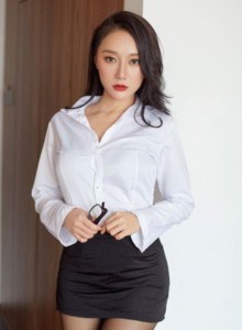 探花精选漂亮小姐姐你有没有病啊怎么会这样子啊身材苗条被哥们故意偷偷弄破套子内射了都快气晕了