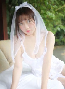 尤物网红小护士，无毛鲍鱼性感美腿白丝袜！第一视角吃吊激情大战，骑乘位爆操。