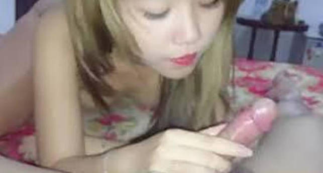 极品反差婊️越南性工作者，年轻的妻子，粉嫩的小逼逼，超会吃鸡，操起来简直爽翻了！封面图