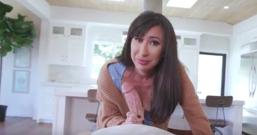 继母 这些照片是什麽- Stepmom What Are These Photos封面图