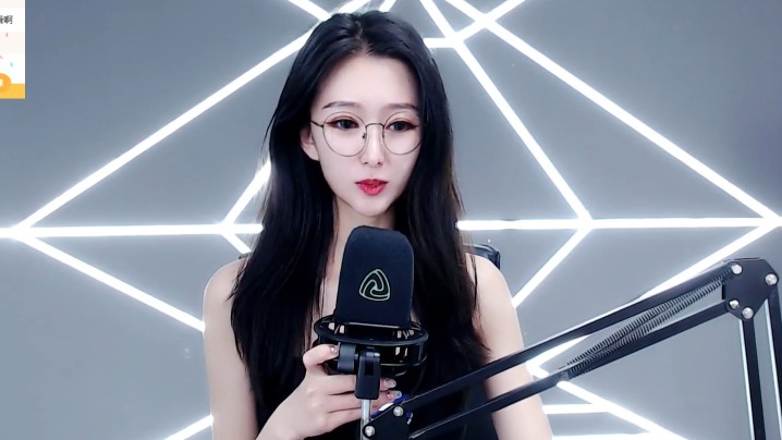 Girl_seven_小柒_88。封面图