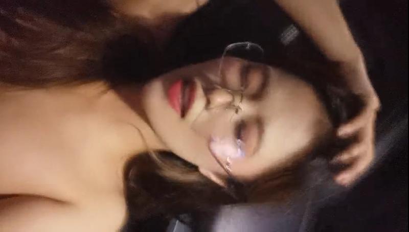 最近很火的女主播户外直播跟网约车司机啪啪啪封面图