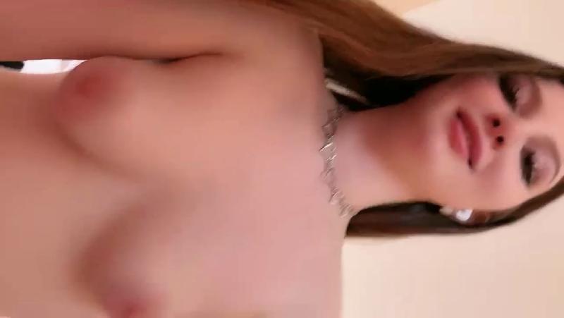 中俄大战漂亮的俄罗斯女封面图