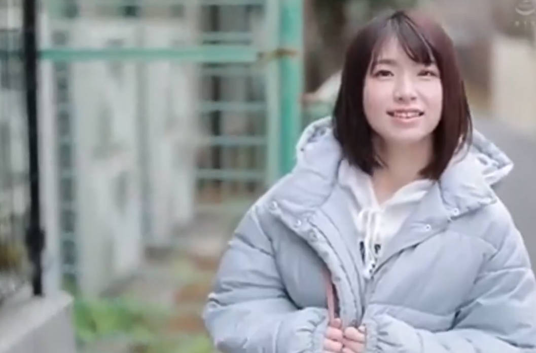 HND-976まだAV2本目だけど中出し解禁！！おマ○コから溢れ出る精子ドロリを描きたくて…はじめてのナマ中出し花狩まい封面图