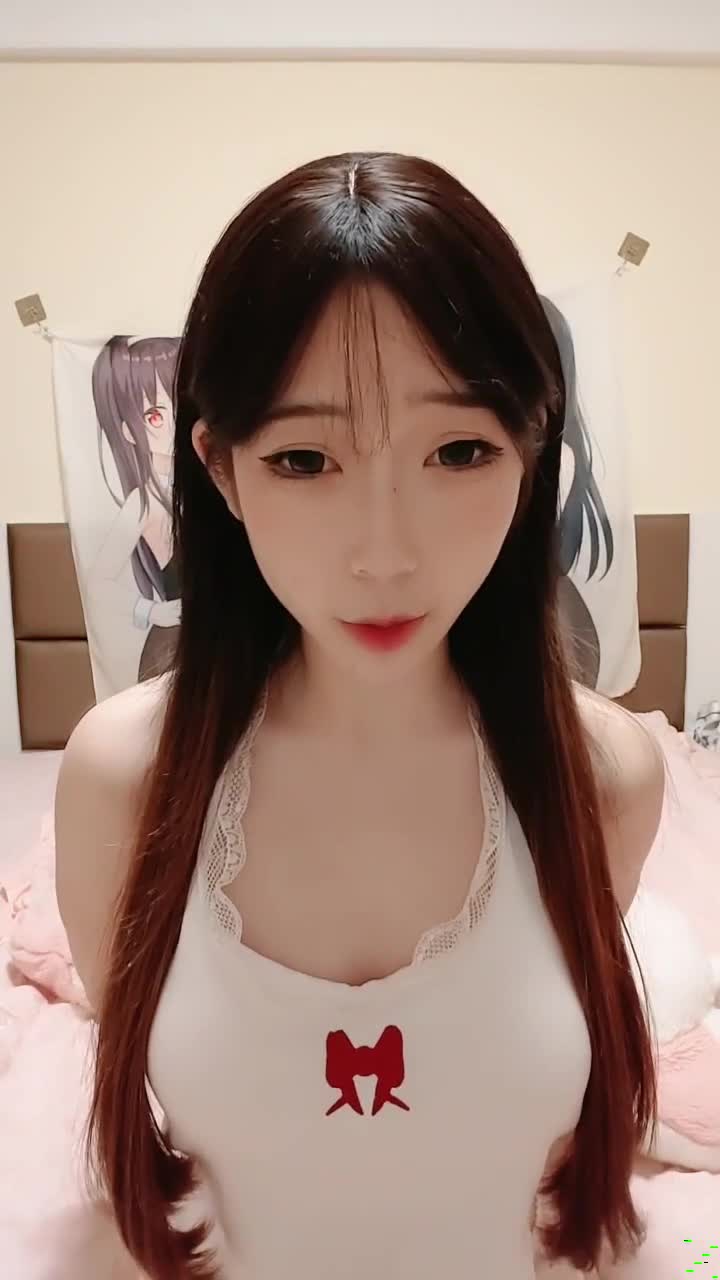 白虎嫩穴美乳妹妹！说话嗲嗲卡哇伊！脱光光抖奶，吊带性感黑丝袜，厕所自慰，翘起屁股后入封面图