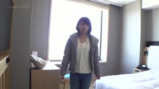 SDNT-022遵從有私通願望老公的指示 演出AV的真實素人人妻 case 18 教務事務・島崎京子（假名） 37歳 住在岐阜縣郡上市 演出AV 為了老公被私通封面图