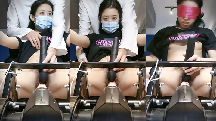 炮机大黑牛伺候小少妇蒙上眼睛自慰 ，穿上开档黑丝口交 ，翘起极品美臀对着镜头 ，扶腰后入操的直叫受不了。封面图