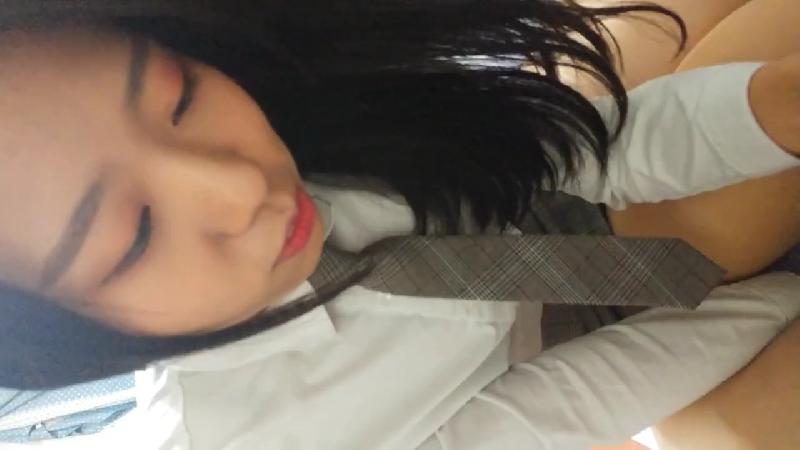 （自拍）不曉得哪一國的妹子，長相還不錯封面图