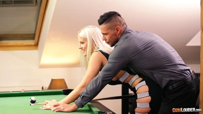 StunningButts Blanche Bradburry封面图