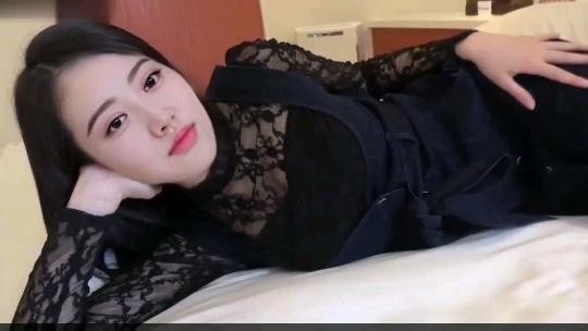 明星换脸景甜，手指插入嫩逼高潮喷水封面图