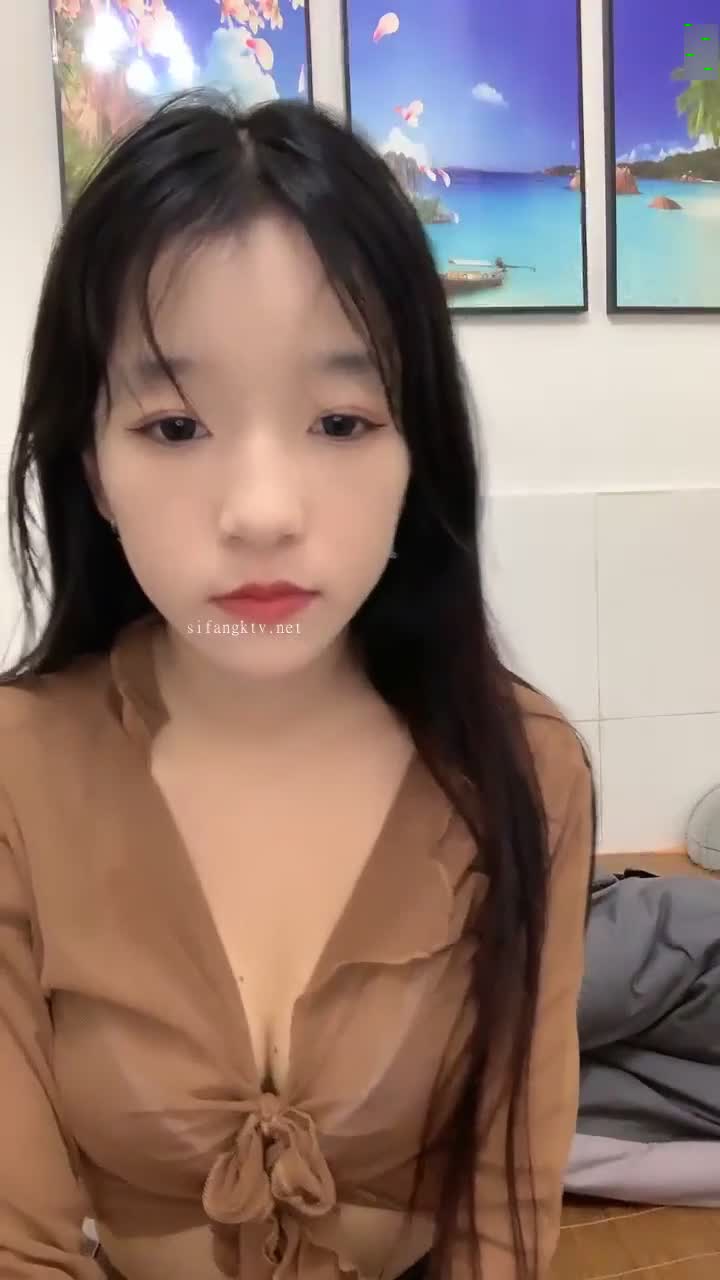 重磅！新人！顶级校花来了，【小牙刷】，这么漂亮的大奶子，今年看到过最好看的，男人梦想的身材1封面图