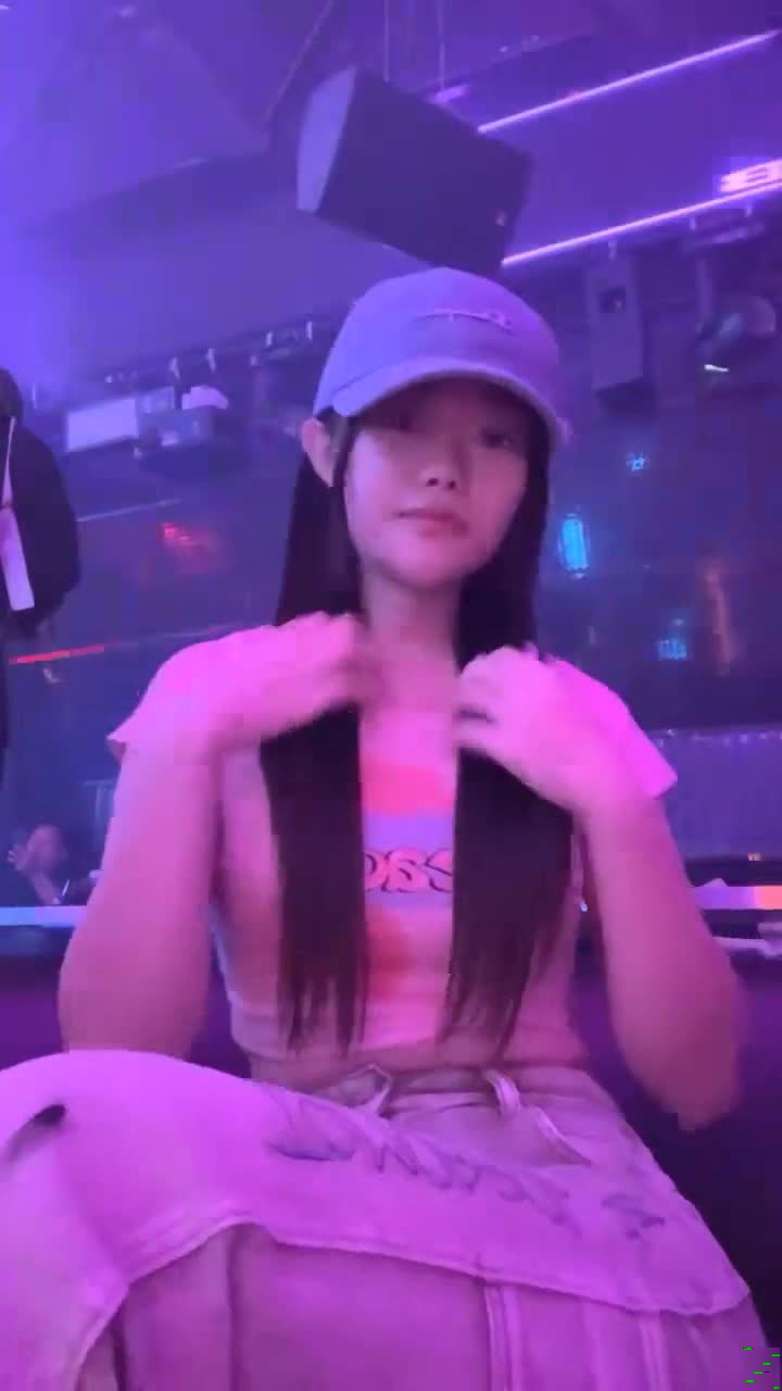 酒店女神，醉生梦死的每一天，羡煞众人，【03年安琪拉表妹】，夜店狂欢，喝醉都吐了，酒店啪啪封面图