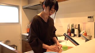 被侵犯叫著讓我高潮、精液自慰停不下的下流美人妻 高樹明日香 XRW-766封面图