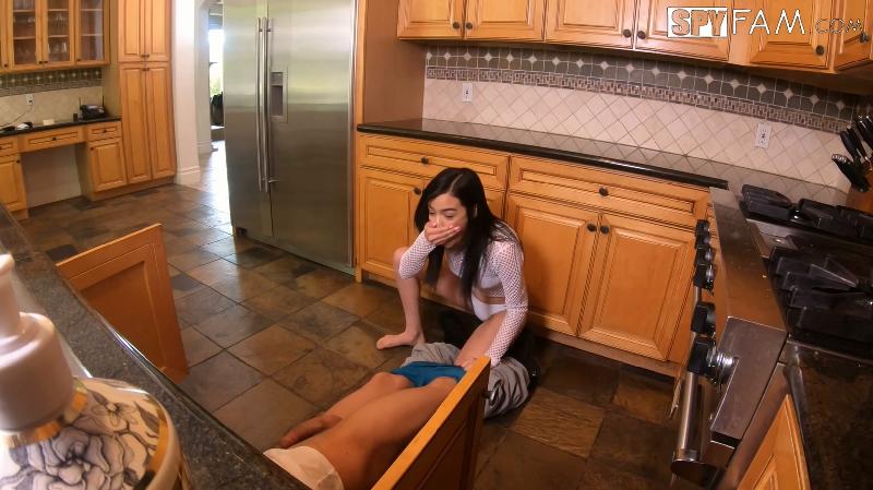 SpyFam Savannah Sixx封面图