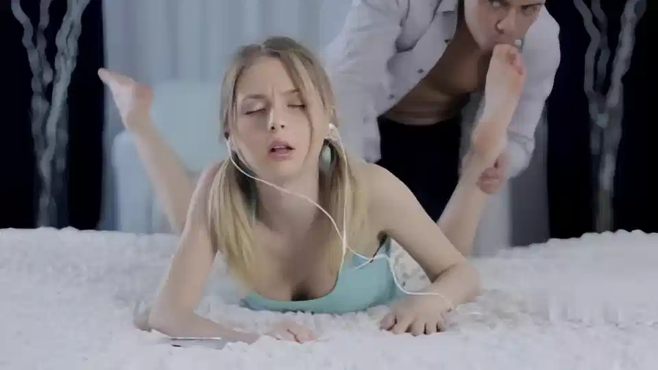 【欧美】男友在背后突袭封面图