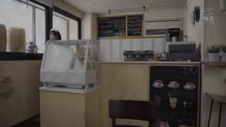 日常衣著下的豐滿巨乳誘惑 真白真緒 SSNI-696封面图