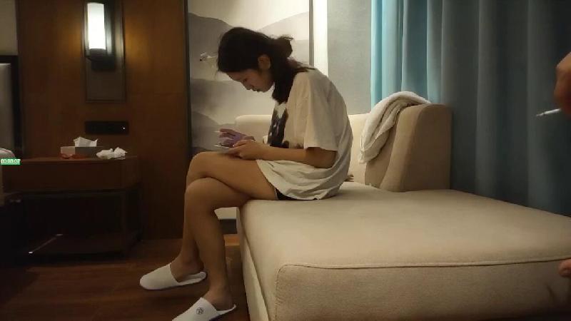 【秘密的咪咪】首場探花大圈小仙女神似劉浩存第二炮床上干香汗淋漓秀發凌亂封面图