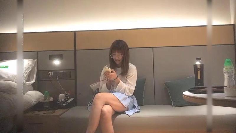 91沈先生探花第二場約了個挺嫩眼鏡萌妹啪啪，口交上位騎乘后入抽插大力猛操封面图