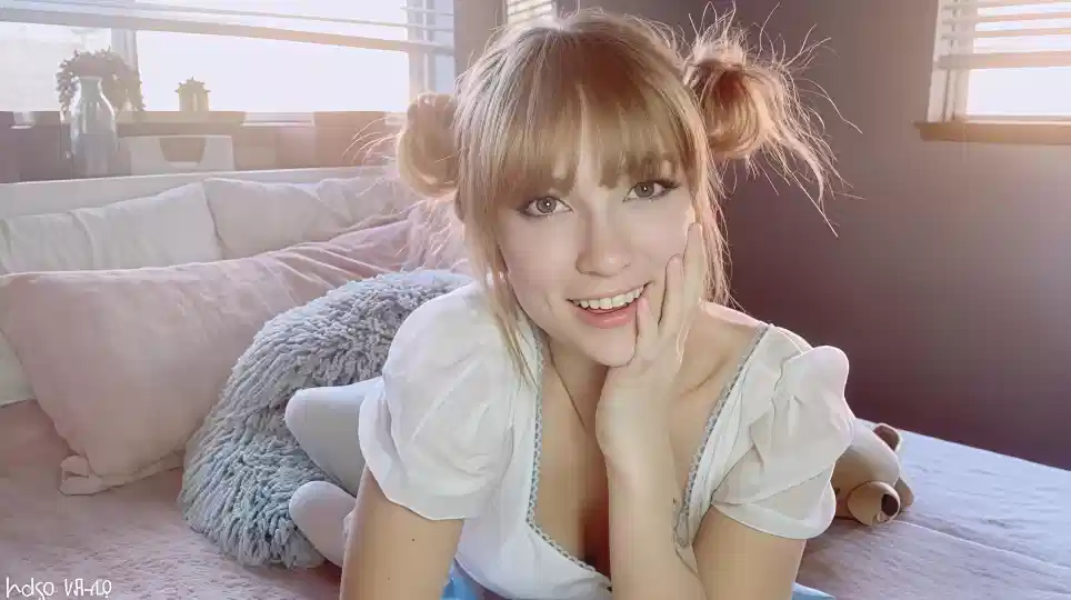 【欧美】漂亮继妹为了在我面前自慰放弃情人节约会-INDIGO WHITE封面图