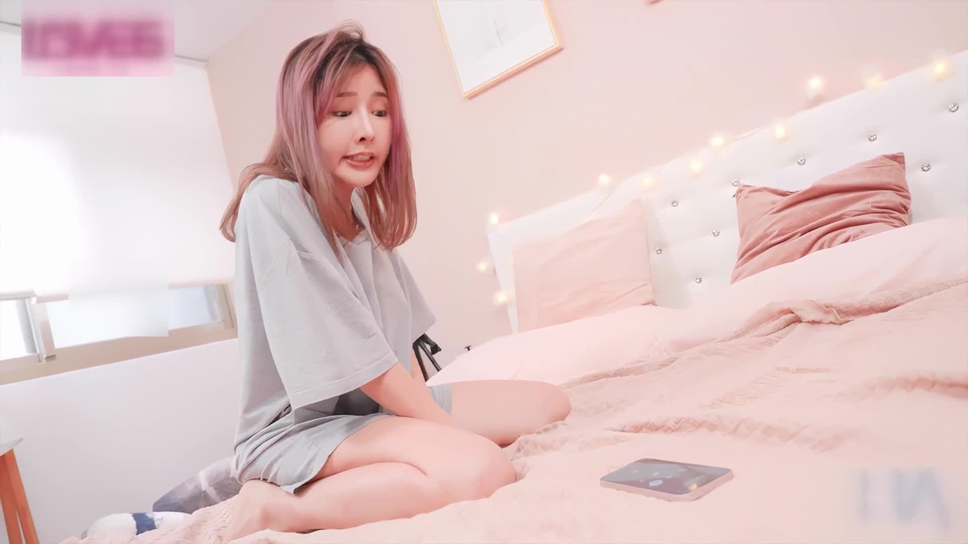 卖原味内裤的少女给粉丝的私惑福利李娜娜AI封面图