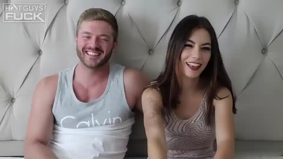 【欧美】撞上帅哥的肖恩·福尔摩斯，很幸福的样子封面图