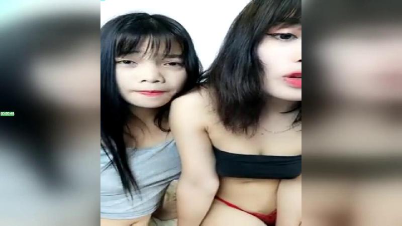 一起大秀年紀都不大妹子2人長得很像一個陰毛旺盛一個無毛白虎很誘人【無碼國語】中出內射大陸內地國語.封面图