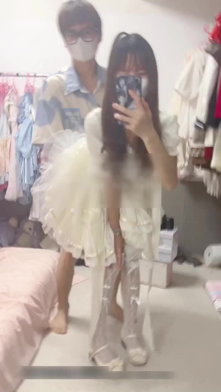 ⚡淫欲反差美少女⚡白丝lo鞋 香甜白嫩萝莉美少女 翻起裙子直接草 如玉般的身体！酥到骨头里，乖乖女私下超级反差封面图