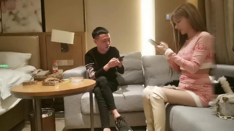 高价约大圈女神干了半天，闻到恶臭干呕三分钟继续干，打工人不容易啊封面图