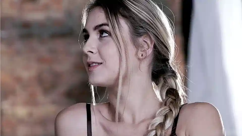 【欧美】这个小姐姐真的是太迷人了，颜值身材看的神魂颠倒想狠狠扑上去猛力抽插封面图