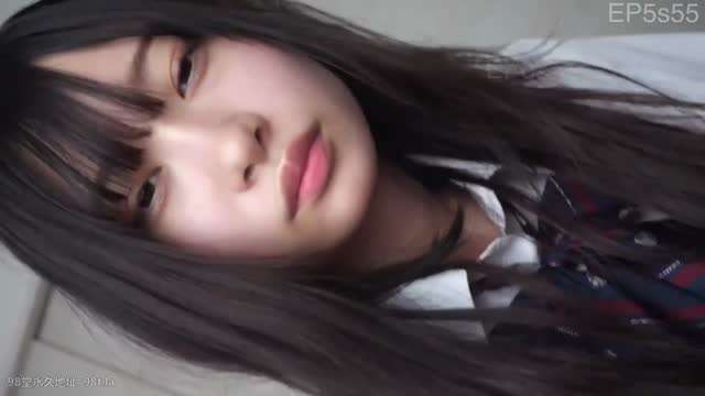 刚放学的学生妹帮忙打飞机封面图