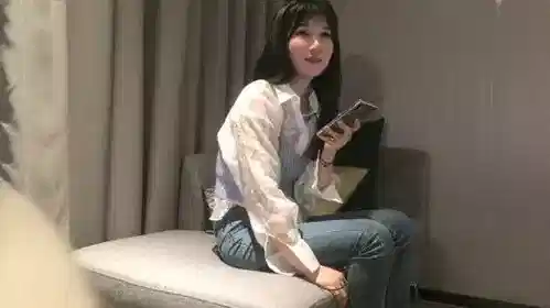 乖巧漂亮外围女看着就想干满满的占有欲封面图