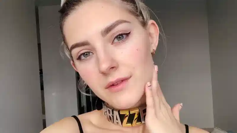 【欧美】小骚货被猛肏深喉，最后大量颜射封面图