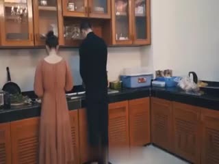 老公背地里偷吃.封面图