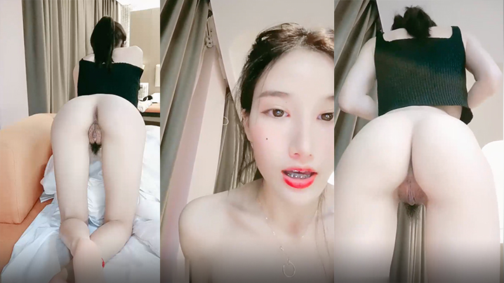 【清纯翘臀】美穴小姐姐今天独自一人诱惑，没穿内裤翘起屁股露逼，揉捏奶子表情淫荡，站立对著镜头掰开屁股。封面图