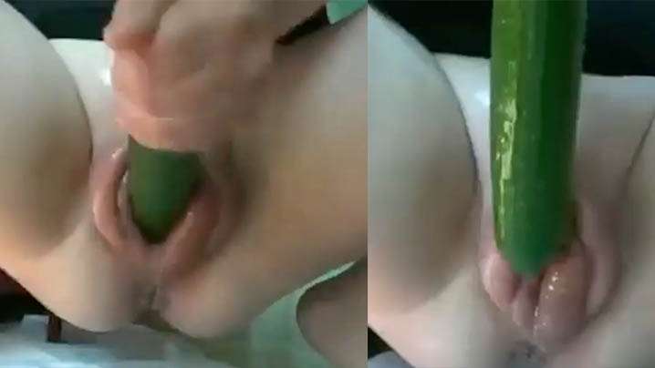 逼都插肿了自慰疯狂插骚逼封面图