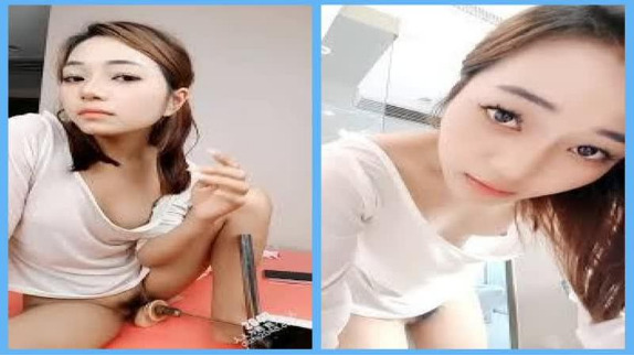 颜值不错的小少妇露脸激情大秀，逼里塞着炮击抽插，跟狼友撩骚互动脱光光，揉奶玩逼跳蛋自慰淫荡，浪叫不止封面图