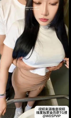 極品36D大乳反差母狗白漿在小穴流出封面图