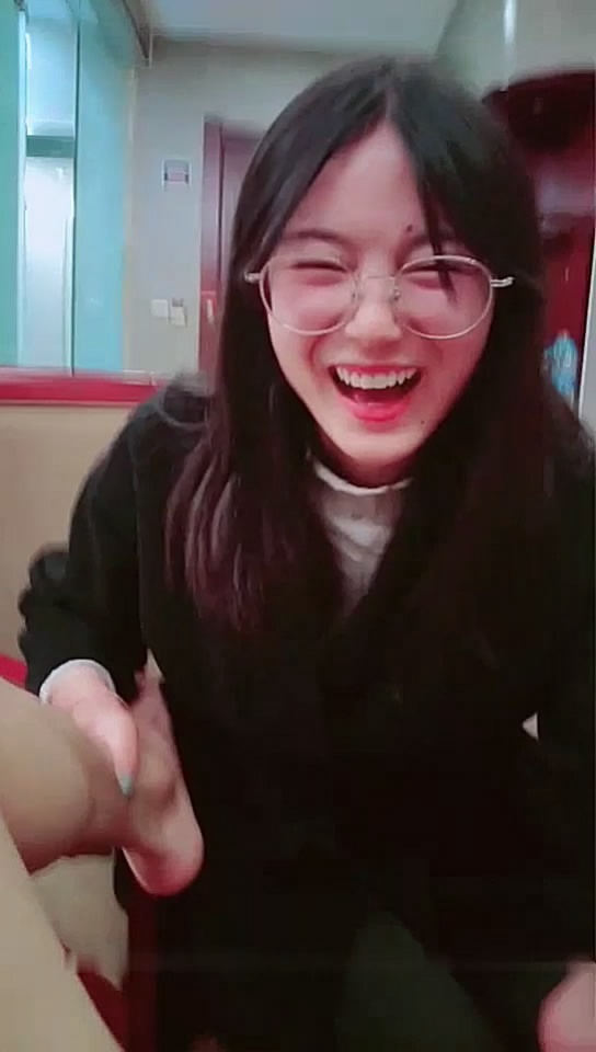 贵州师范学院刘X娟带作业本和男友开房封面图