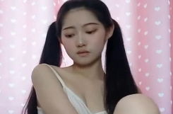 卡哇伊原小姐姐直播平台清纯漂亮小嫩妹想要爸爸抱收费直播秀_身材苗条封面图