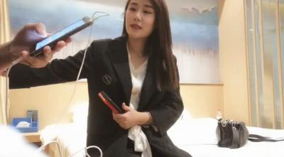 四眼男网约刚大学毕业不久实习期四川美女封面图