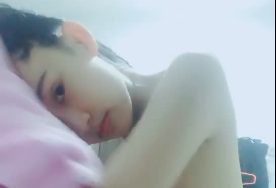 颜值不错嫩妹子洗澡出来漏逼小秀_逼逼毛毛比较多很是诱惑不要错过封面图