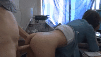 疯狂后入女同事停一下就急的打人，另加销魂吃鸡巴封面图