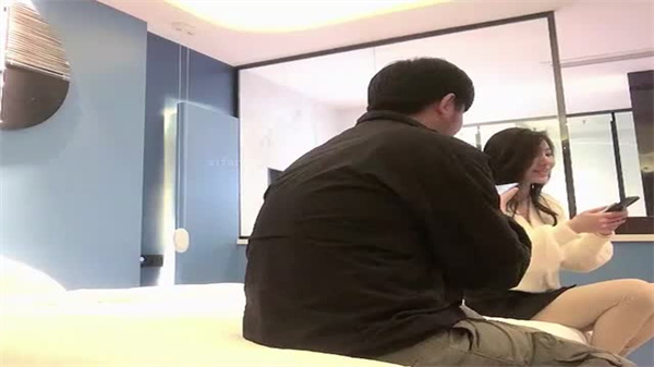 12.07小宝大神重庆精品约啪五大颜值校花-中长发黑裙_封面图